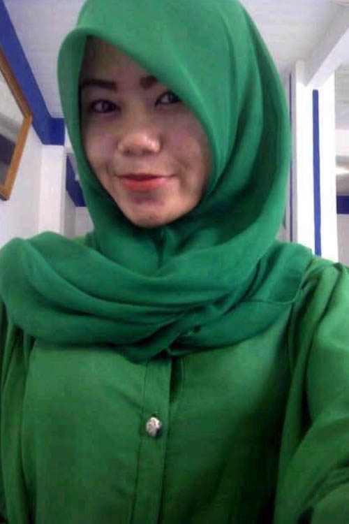 Mahasiswi Hijabers Bugil